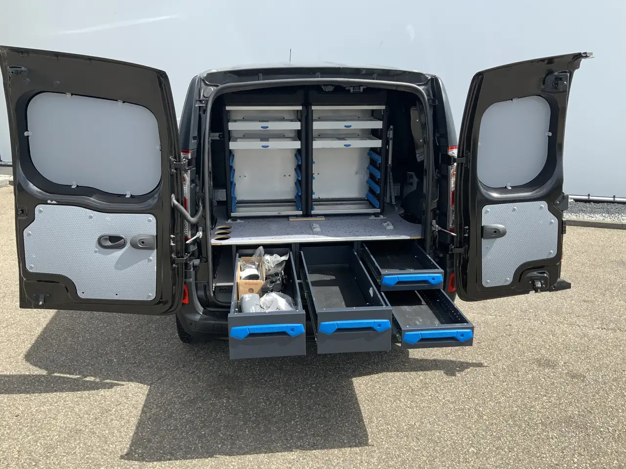 Renault Kangoo 1.5 dCi 90 Energy Comfort Plus .Sortimo Kasten Com - Small van, Municipal/ Special vehicle: picture 3 Renault Kangoo 1.5 dCi 90 Energy Comfort Plus .Sortimo Kasten Com - Small van, Municipal/ Special vehicle: picture 3