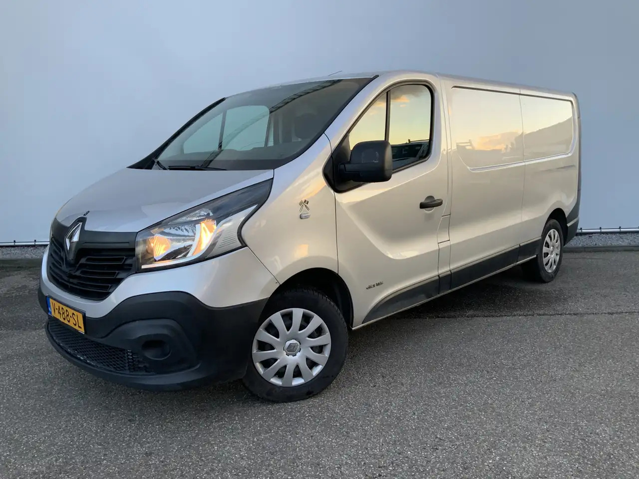 Renault Trafic 1.6 dCi T29 L2H1 Comfort Airco Cruise 3 Zits EXPOR - Panel van: picture 1 Renault Trafic 1.6 dCi T29 L2H1 Comfort Airco Cruise 3 Zits EXPOR - Panel van: picture 1