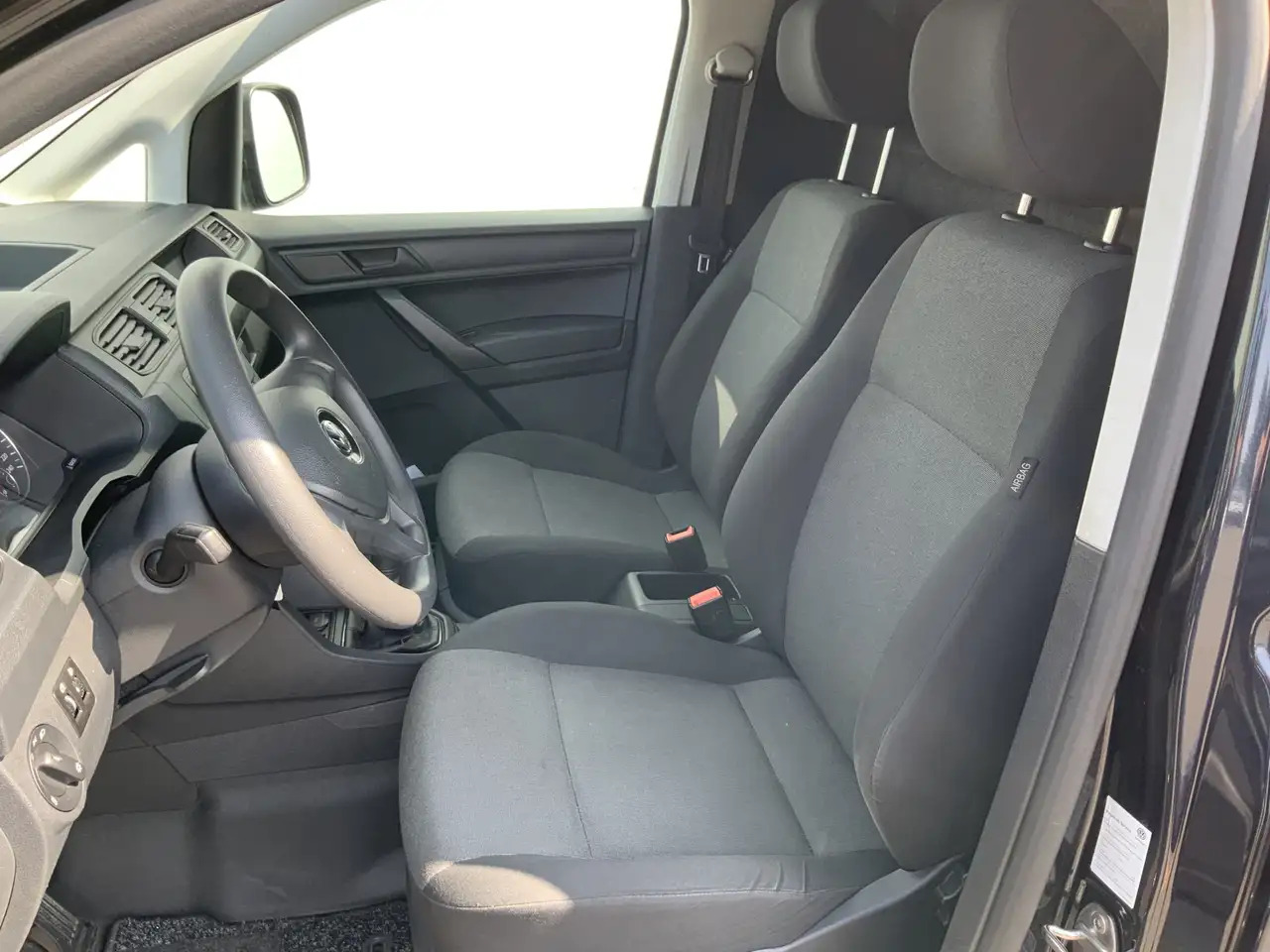Volkswagen Caddy 2.0 TDI L1H1 BMT Economy - Small van: picture 4 Volkswagen Caddy 2.0 TDI L1H1 BMT Economy - Small van: picture 4