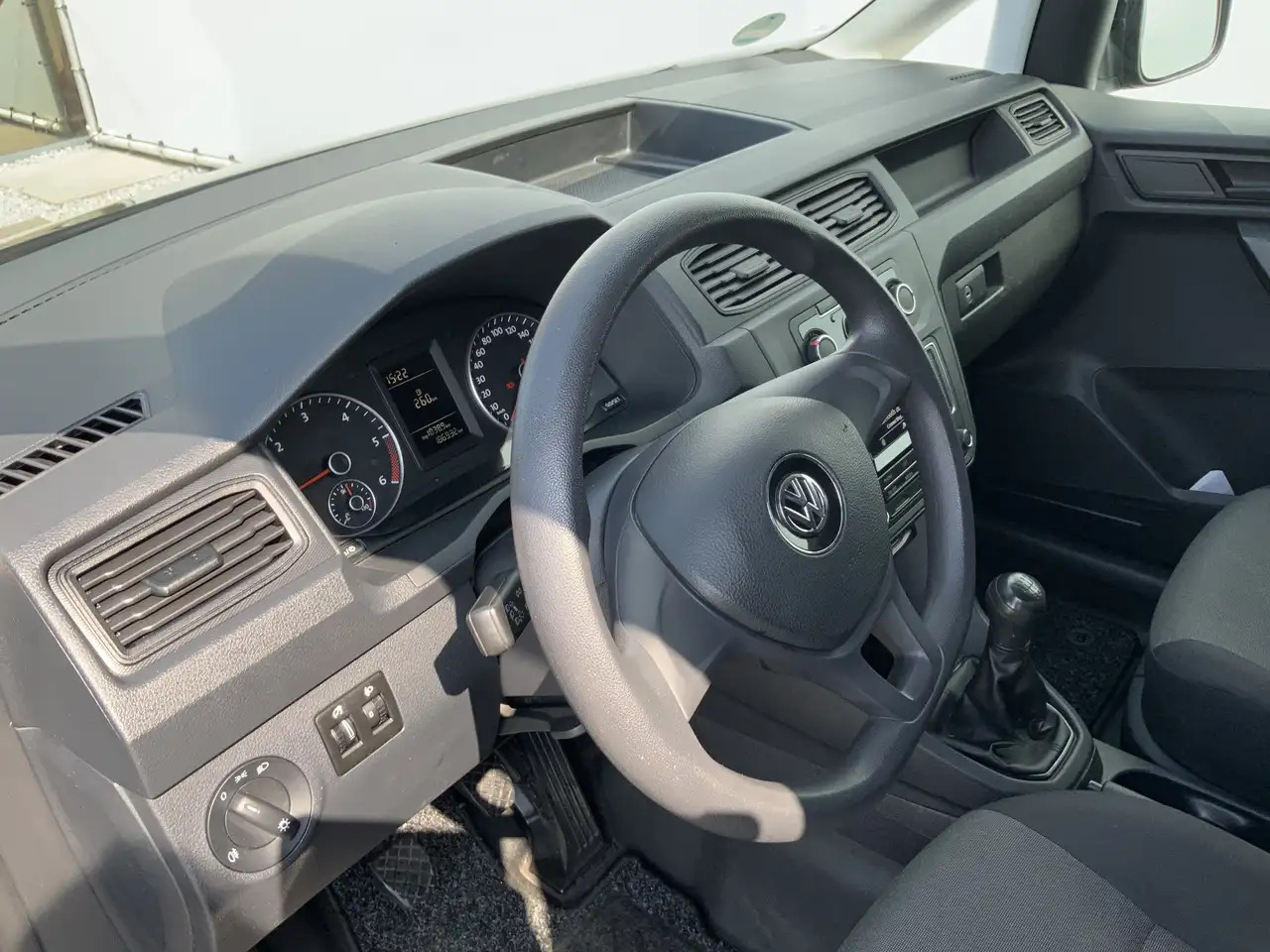 Volkswagen Caddy 2.0 TDI L1H1 BMT Economy - Small van: picture 5 Volkswagen Caddy 2.0 TDI L1H1 BMT Economy - Small van: picture 5