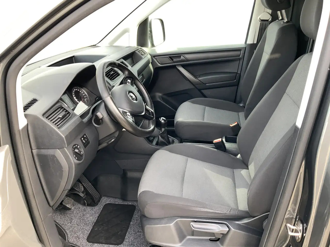 Volkswagen Caddy 2.0 TDI L2H1 BMT Maxi Exclusive Edtion Airco Navi - Panel van: picture 4 Volkswagen Caddy 2.0 TDI L2H1 BMT Maxi Exclusive Edtion Airco Navi - Panel van: picture 4