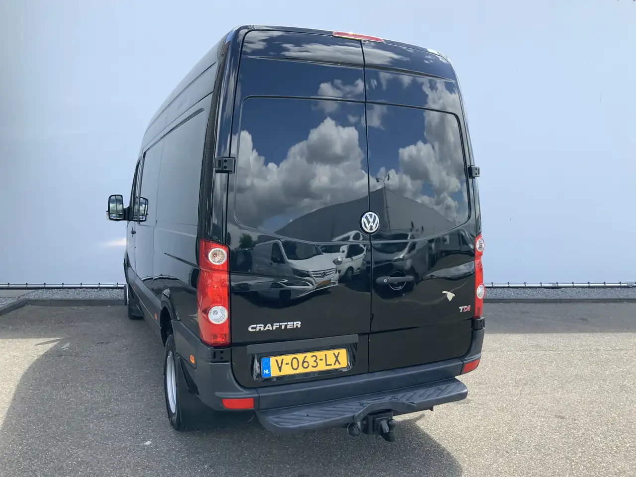 Volkswagen Crafter 35 2.0 TDI L2H2 Airco Cruise Trekhaak 3500 kg weba - Panel van: picture 3 Volkswagen Crafter 35 2.0 TDI L2H2 Airco Cruise Trekhaak 3500 kg weba - Panel van: picture 3