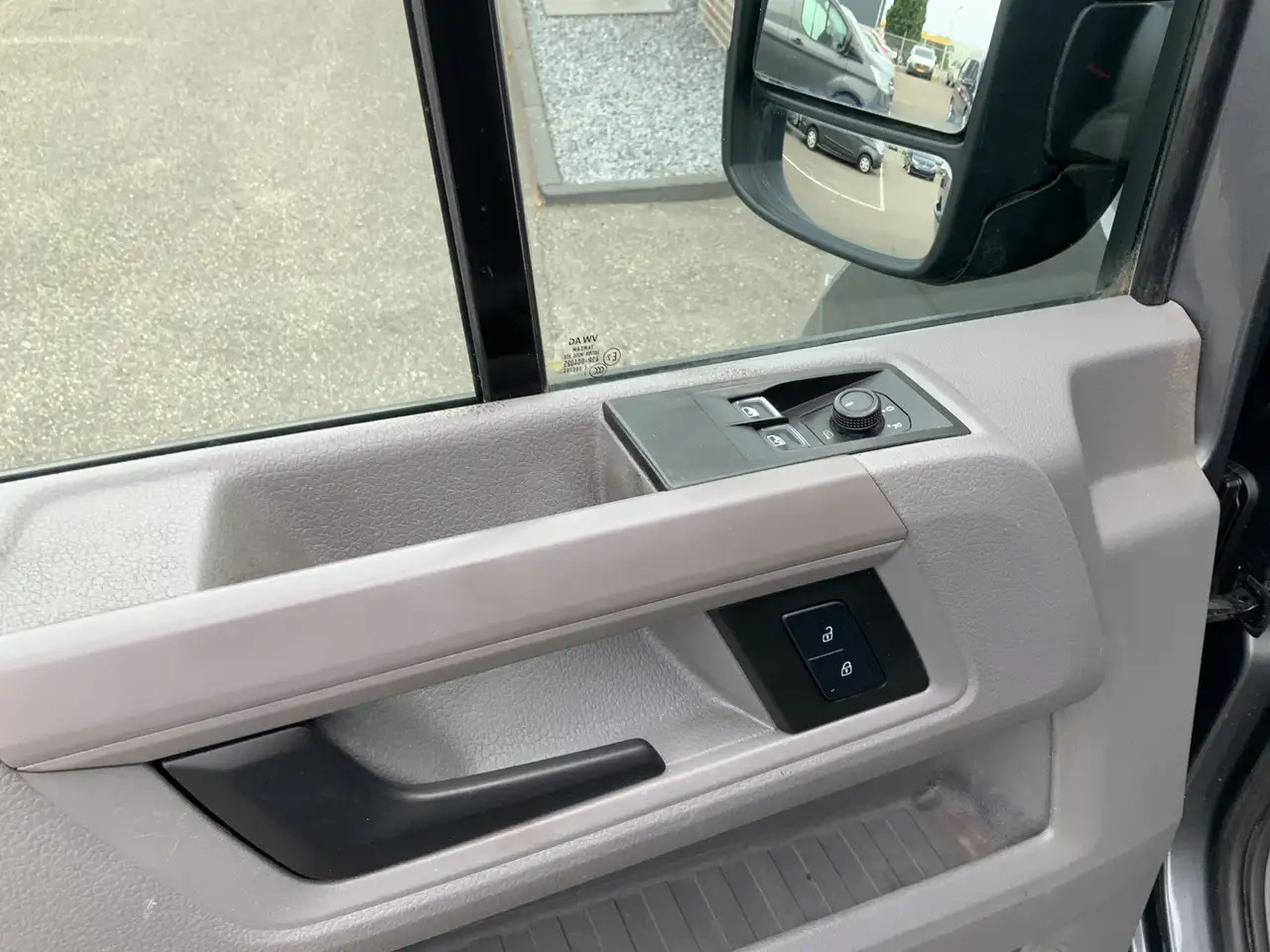 Volkswagen Crafter 35 2.0 TDI L3H3 Automaat Cruise Camera leer 3 Zits - Panel van: picture 5 Volkswagen Crafter 35 2.0 TDI L3H3 Automaat Cruise Camera leer 3 Zits - Panel van: picture 5