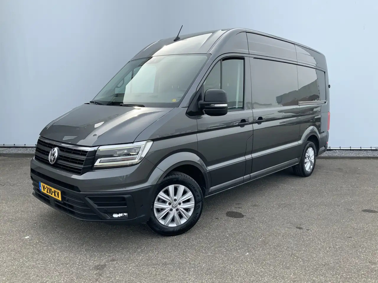 Volkswagen Crafter 35 2.0 TDI L3H3 Automaat Cruise Camera leer 3 Zits - Panel van: picture 1 Volkswagen Crafter 35 2.0 TDI L3H3 Automaat Cruise Camera leer 3 Zits - Panel van: picture 1