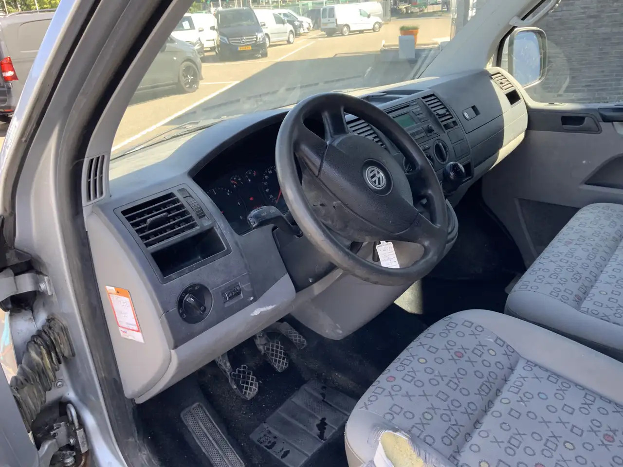 Volkswagen T5 Transporter 1.9 TDI 340 MHD (Versnellingsbak Defekt !!)Airco 3 - Panel van: picture 3 Volkswagen T5 Transporter 1.9 TDI 340 MHD (Versnellingsbak Defekt !!)Airco 3 - Panel van: picture 3