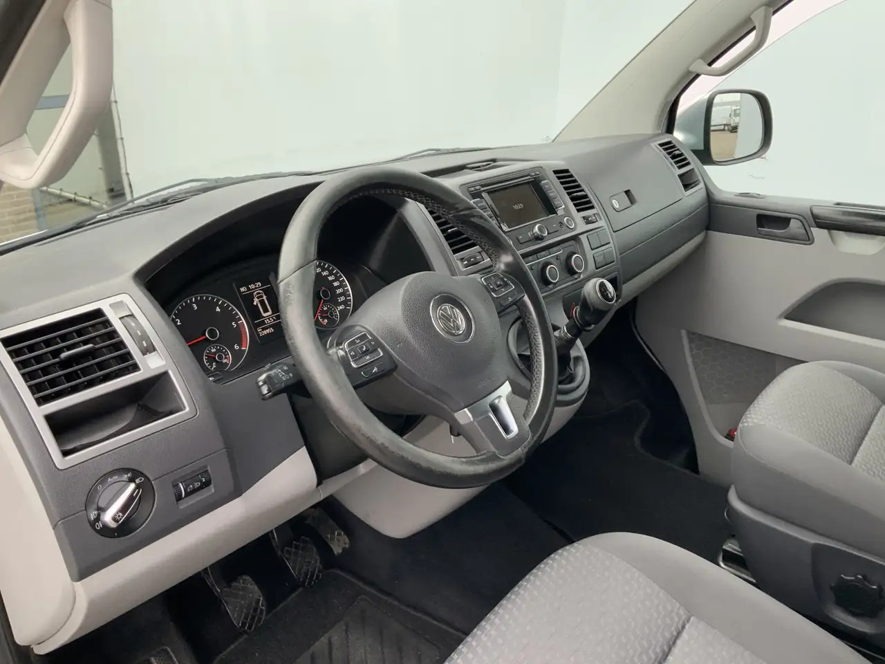 Volkswagen T5 Transporter MARGE 2.0 TDI L2H1 Dub Cab Airco Cruise Alu Velg S - Combi van: picture 5 Volkswagen T5 Transporter MARGE 2.0 TDI L2H1 Dub Cab Airco Cruise Alu Velg S - Combi van: picture 5