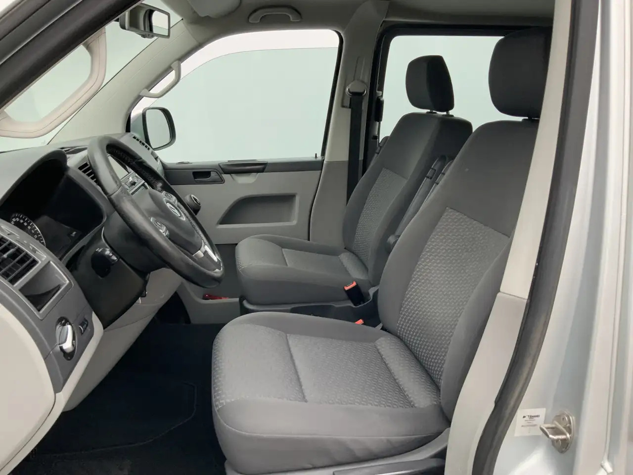 Volkswagen T5 Transporter MARGE 2.0 TDI L2H1 Dub Cab Airco Cruise Alu Velg S - Combi van: picture 4 Volkswagen T5 Transporter MARGE 2.0 TDI L2H1 Dub Cab Airco Cruise Alu Velg S - Combi van: picture 4