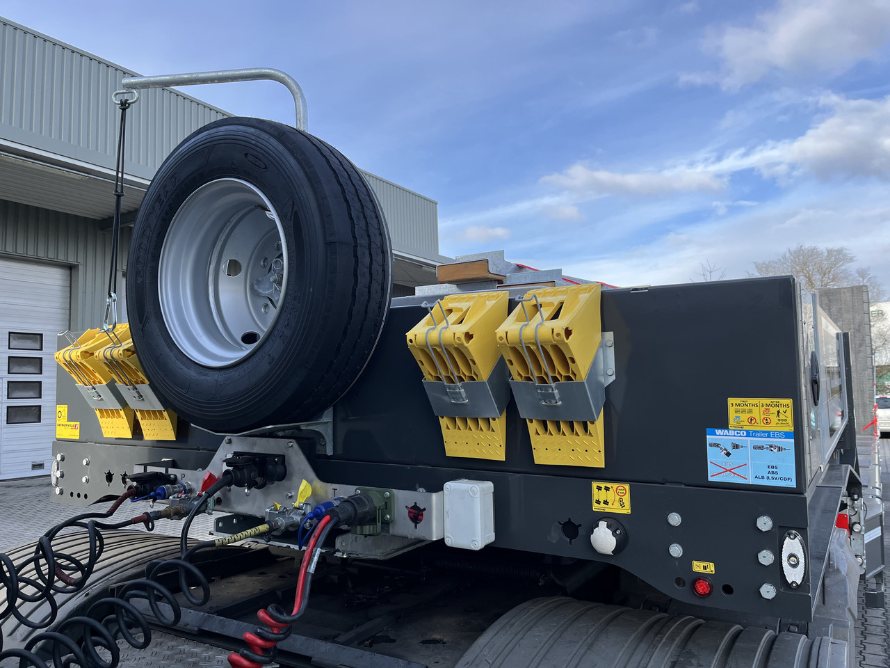 Faymonville 5-Achs-Tele-Semi mit Halbachsen "Twinaxle" und hydr. Rampen Auflieger - Low loader semi-trailer: picture 3 Faymonville 5-Achs-Tele-Semi mit Halbachsen "Twinaxle" und hydr. Rampen Auflieger - Low loader semi-trailer: picture 3