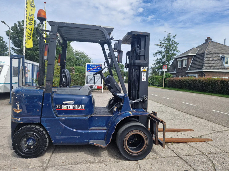 Diesel forklift Caterpillar DP25K met breed vorkenbord: picture 20