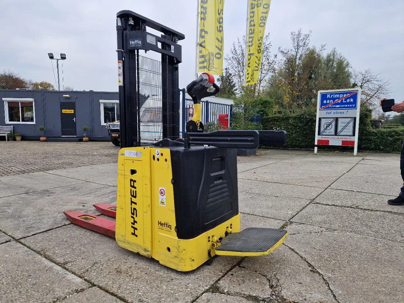 Hyster S1.5S elektrische stapelaar hefhoogte 3.17m. - Stacker: picture 4 Hyster S1.5S elektrische stapelaar hefhoogte 3.17m. - Stacker: picture 4