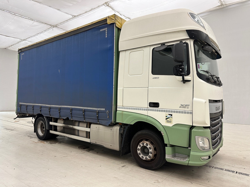 DAF XF 460 Super Space Cab - Curtainsider truck: picture 3 DAF XF 460 Super Space Cab - Curtainsider truck: picture 3