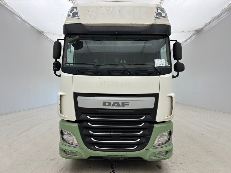 DAF XF 460 Super Space Cab - Curtainsider truck: picture 2 DAF XF 460 Super Space Cab - Curtainsider truck: picture 2