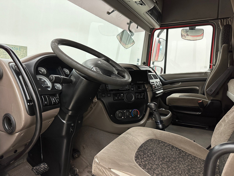 Hook lift truck DAF XF105.410 Space Cab*: picture 8