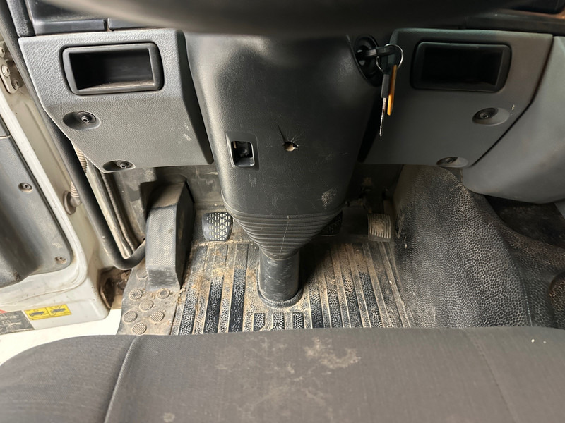 Tipper Mercedes-Benz Actros 3236 - 8x4: picture 8