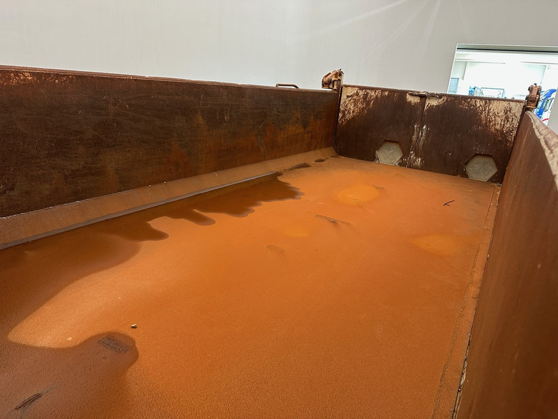 Tipper Mercedes-Benz Actros 3236 - 8x4: picture 9