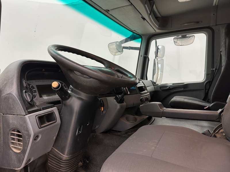 Tipper Mercedes-Benz Actros 3236 - 8x4: picture 7