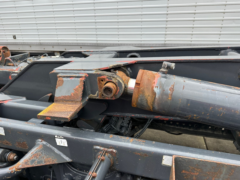 Hook lift truck, Crane truck Mercedes-Benz Axor 1824: picture 15