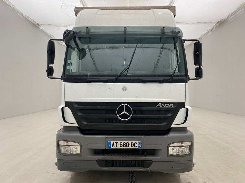 Mercedes-Benz Axor 1824 - Curtainsider truck: picture 2 Mercedes-Benz Axor 1824 - Curtainsider truck: picture 2