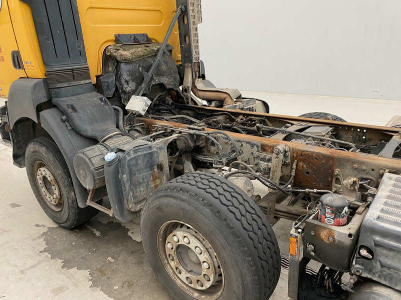 Cab chassis truck Renault Kerax 410 DXi - 8x4: picture 10