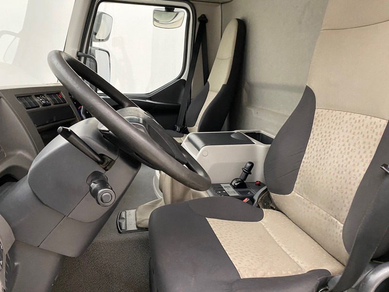 Box truck Renault Premium 270 DXi: picture 12