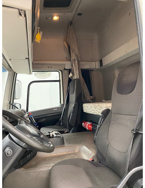 Tractor unit DAF CF 460: picture 9