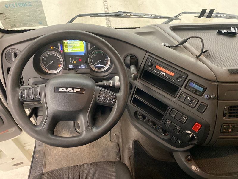 Tractor unit DAF XF 460 Super Space Cab: picture 11