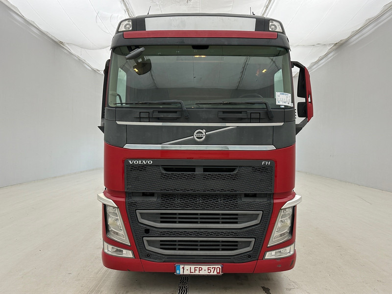 Volvo FH 420 Globetrotter - 6x2* - Curtainsider truck: picture 2 Volvo FH 420 Globetrotter - 6x2* - Curtainsider truck: picture 2