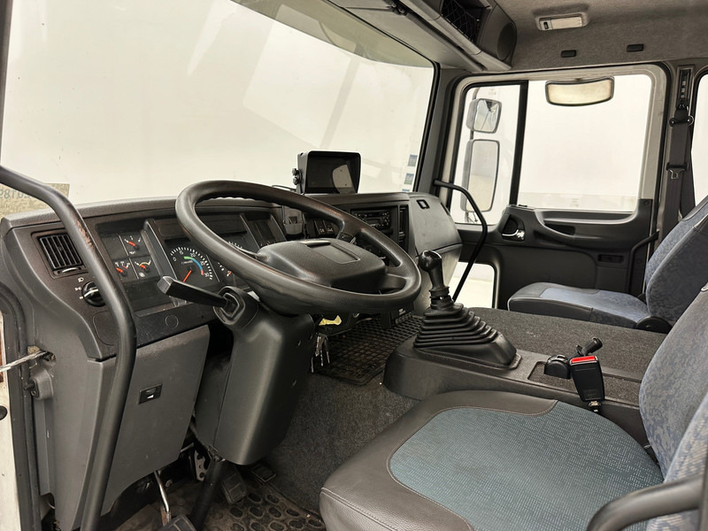 Refrigerator truck Volvo FL 220: picture 11