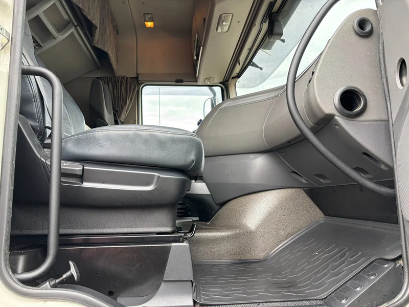 Curtainsider truck DAF XF 510 Spacecab Euro 6 Retarder: picture 6