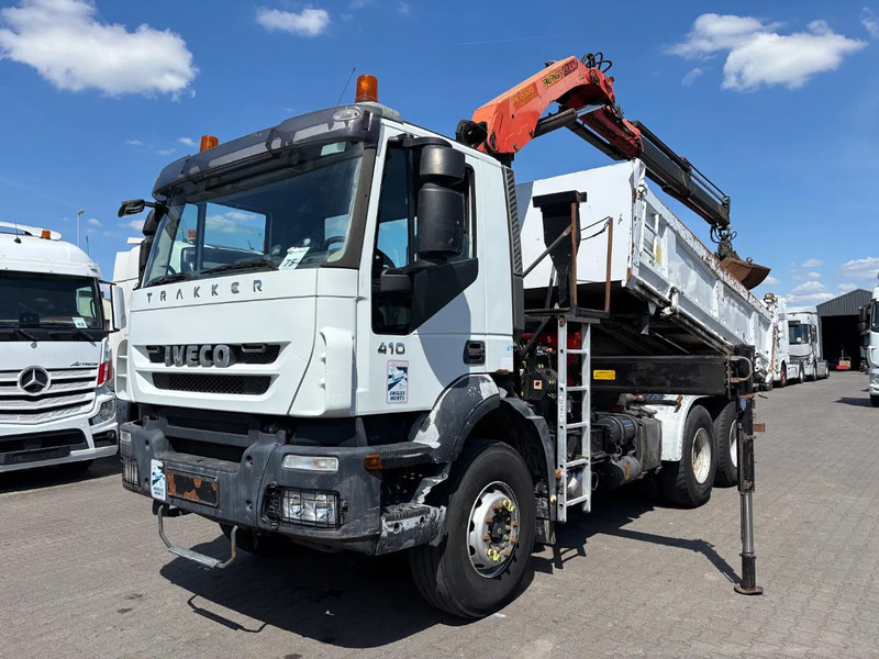 Iveco Trakker 410 6X4 Manual Gearbox 2 Way Tipper + Palfinger PK15500 - Tipper, Crane truck: picture 1 Iveco Trakker 410 6X4 Manual Gearbox 2 Way Tipper + Palfinger PK15500 - Tipper, Crane truck: picture 1