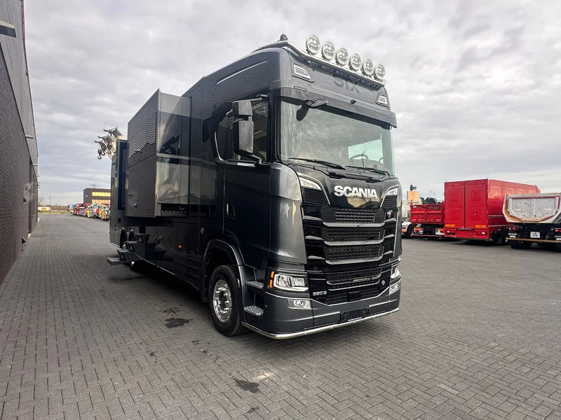 Scania 590S 6x2*4 STX 3x pop out - V8 - Demo/New - Full spec - - Camper: picture 5 Scania 590S 6x2*4 STX 3x pop out - V8 - Demo/New - Full spec - - Camper: picture 5