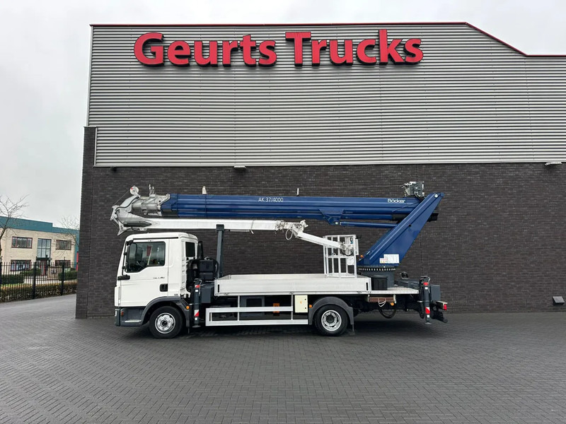 MAN TGL 7.190 4X2 BB BOCKER AK37/4000 + JIB MONTAGEKRAN/DACHDECKERKRAN/ROOFCRANE/KRAAN/KRAN/GRUA - Crane truck: picture 1 MAN TGL 7.190 4X2 BB BOCKER AK37/4000 + JIB MONTAGEKRAN/DACHDECKERKRAN/ROOFCRANE/KRAAN/KRAN/GRUA - Crane truck: picture 1