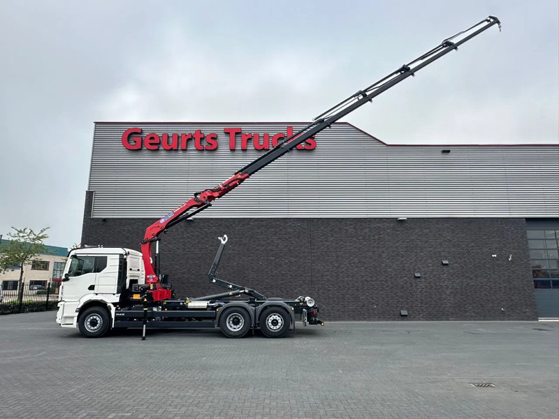MAN TGS 26.520 6X4H-4 BL NEW MODEL + MEILLER HAAKARMSYSTEEM + HMF 2320 K6-RCS KRAAN/KRAN/CRANE/GRUA - Hook lift truck, Crane truck: picture 2 MAN TGS 26.520 6X4H-4 BL NEW MODEL + MEILLER HAAKARMSYSTEEM + HMF 2320 K6-RCS KRAAN/KRAN/CRANE/GRUA - Hook lift truck, Crane truck: picture 2