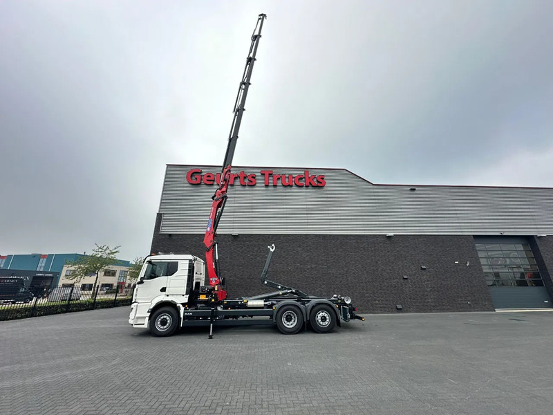 MAN TGS 26.520 6X4H-4 BL NEW MODEL + MEILLER HAAKARMSYSTEEM + HMF 2320 K6-RCS KRAAN/KRAN/CRANE/GRUA - Hook lift truck, Crane truck: picture 3 MAN TGS 26.520 6X4H-4 BL NEW MODEL + MEILLER HAAKARMSYSTEEM + HMF 2320 K6-RCS KRAAN/KRAN/CRANE/GRUA - Hook lift truck, Crane truck: picture 3