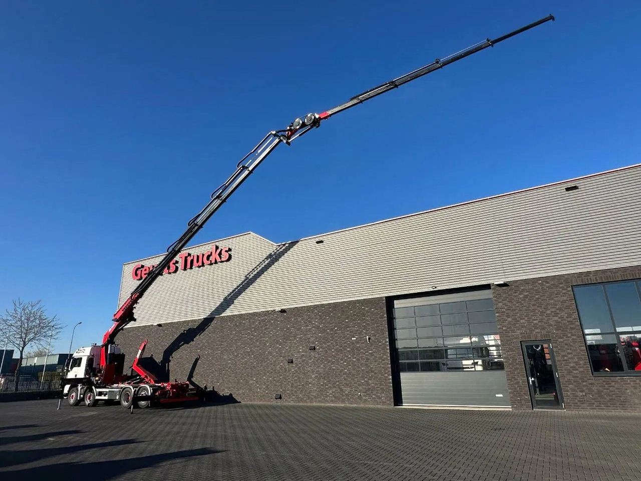 MAN TGS 35.510 8X4H-6BL HMF5020 RCS K6 + FLY-JIB FJ1 - Hook lift truck, Crane truck: picture 3 MAN TGS 35.510 8X4H-6BL HMF5020 RCS K6 + FLY-JIB FJ1 - Hook lift truck, Crane truck: picture 3
