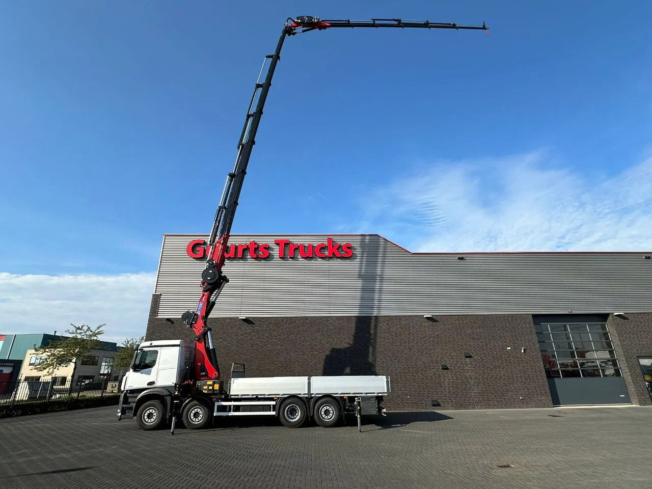 Mercedes-Benz Arocs 3251 8X2 + HMF 7020-K7 FJ 1400-K6 KRAAN/KR - Crane truck: picture 4 Mercedes-Benz Arocs 3251 8X2 + HMF 7020-K7 FJ 1400-K6 KRAAN/KR - Crane truck: picture 4