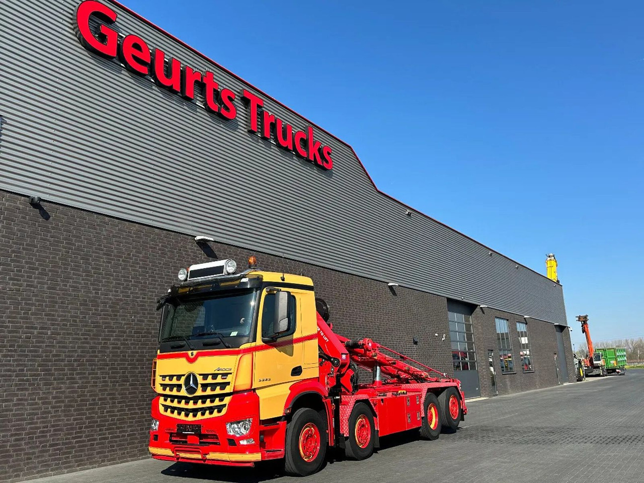 Mercedes-Benz Arocs 3253 L ENA 8X2/4 HMF2820 KRAAN / KRAN/ CRA - Hook lift truck, Crane truck: picture 2 Mercedes-Benz Arocs 3253 L ENA 8X2/4 HMF2820 KRAAN / KRAN/ CRA - Hook lift truck, Crane truck: picture 2