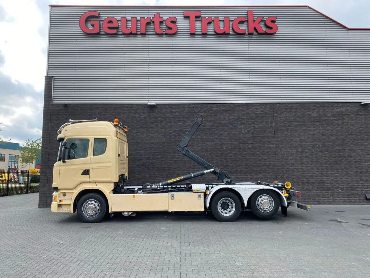 Scania R450 6X2 + PALFINGER HAAKARMSYSTEEM/ABROLLKIPPER - Hook lift truck: picture 1 Scania R450 6X2 + PALFINGER HAAKARMSYSTEEM/ABROLLKIPPER - Hook lift truck: picture 1