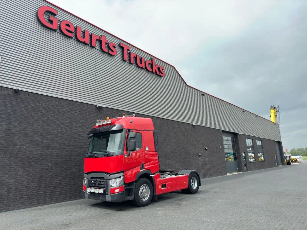 Renault T460 4X2 TREKKER/TRACTOR/SZM + KIPPER/TIPPER HYD - Tractor unit: picture 2 Renault T460 4X2 TREKKER/TRACTOR/SZM + KIPPER/TIPPER HYD - Tractor unit: picture 2