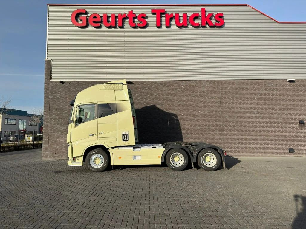 Volvo FH 16.750 6X4 XXL CABINE TREKKER/SZM/TRACTOR - Tractor unit: picture 1 Volvo FH 16.750 6X4 XXL CABINE TREKKER/SZM/TRACTOR - Tractor unit: picture 1
