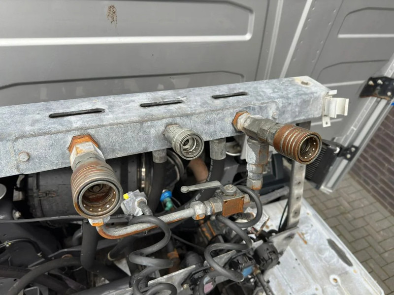 Tractor unit Volvo FH 460 6X4 TREKKER/TRACTOR/SZM EURO 6 HYDRAULIC: picture 15 Tractor unit Volvo FH 460 6X4 TREKKER/TRACTOR/SZM EURO 6 HYDRAULIC: picture 15