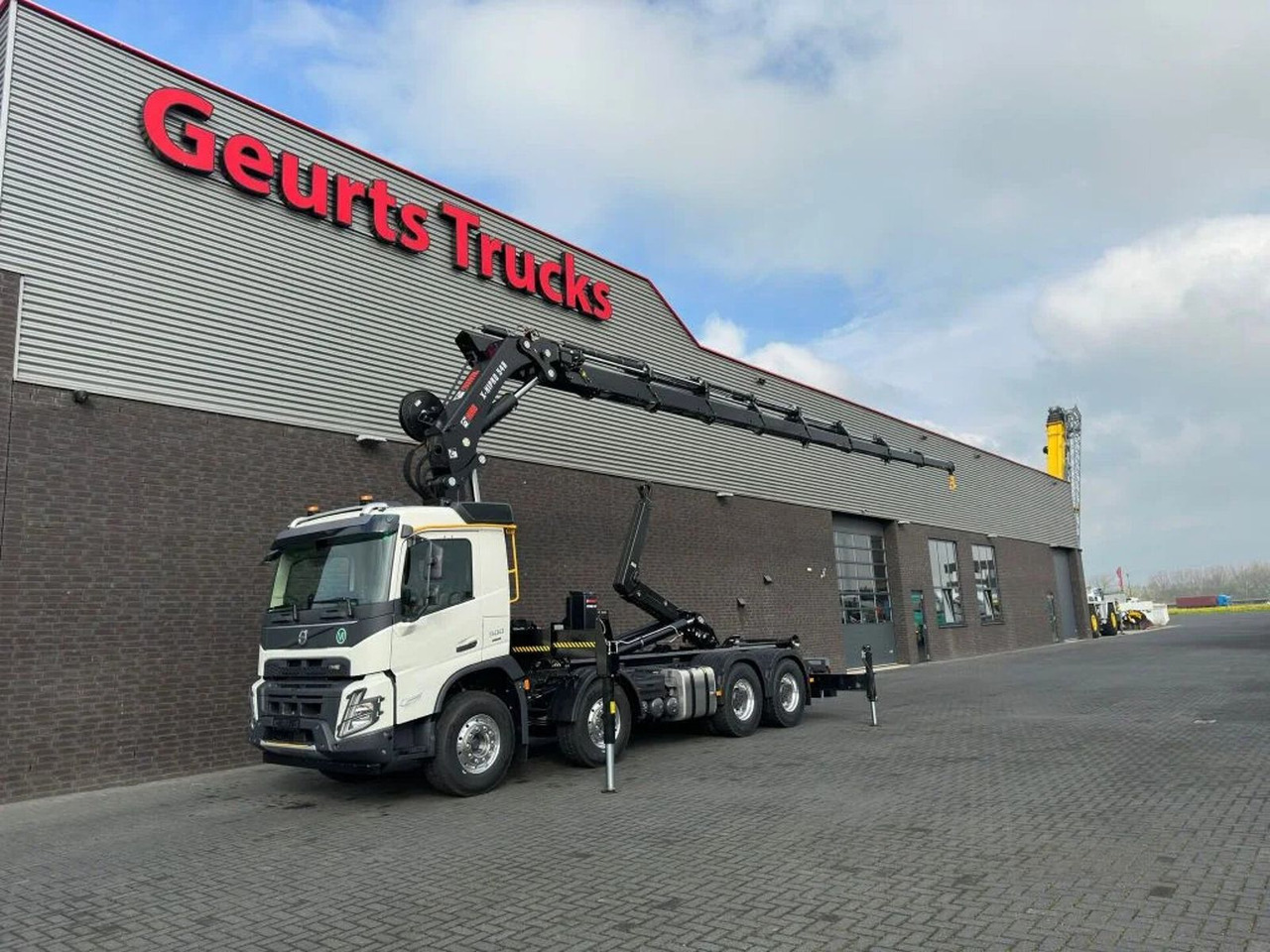 Volvo FMX 500 8X4 HIAB HAAKARM + HIAB 548 E-8 KRAAN/KR - Crane truck: picture 2 Volvo FMX 500 8X4 HIAB HAAKARM + HIAB 548 E-8 KRAAN/KR - Crane truck: picture 2