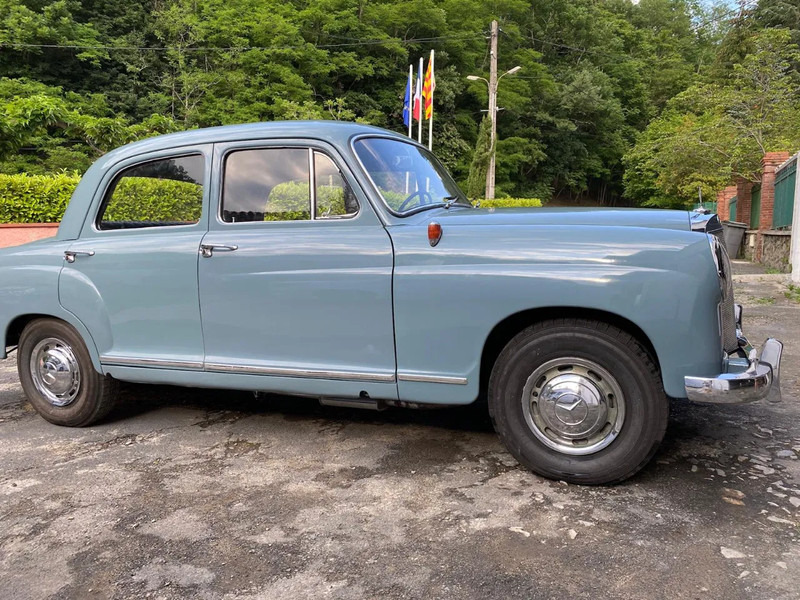 Mercedes-Benz ponton geheel gerestaureerd 180 - Car: picture 4 Mercedes-Benz ponton geheel gerestaureerd 180 - Car: picture 4