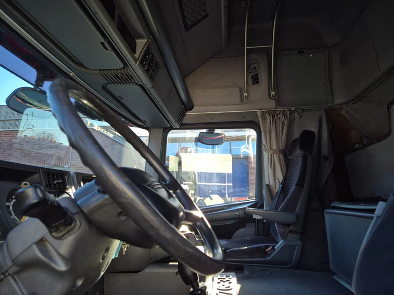 Tractor unit Scania R114-380pk.. manual gearbox .airco: picture 13