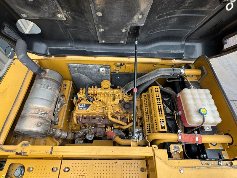 Crawler excavator Caterpillar 320EL: picture 20