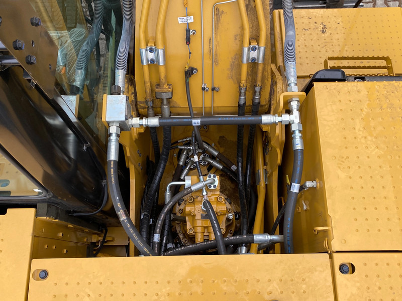 Crawler excavator Caterpillar 323D3: picture 19