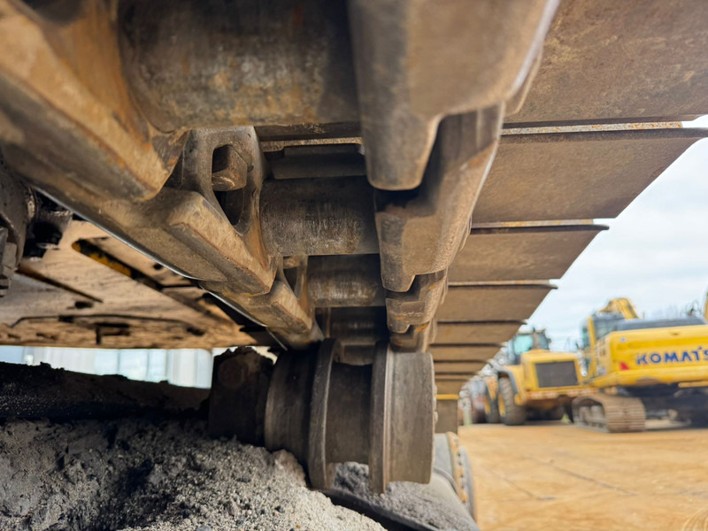 Crawler excavator Caterpillar 323E: picture 16