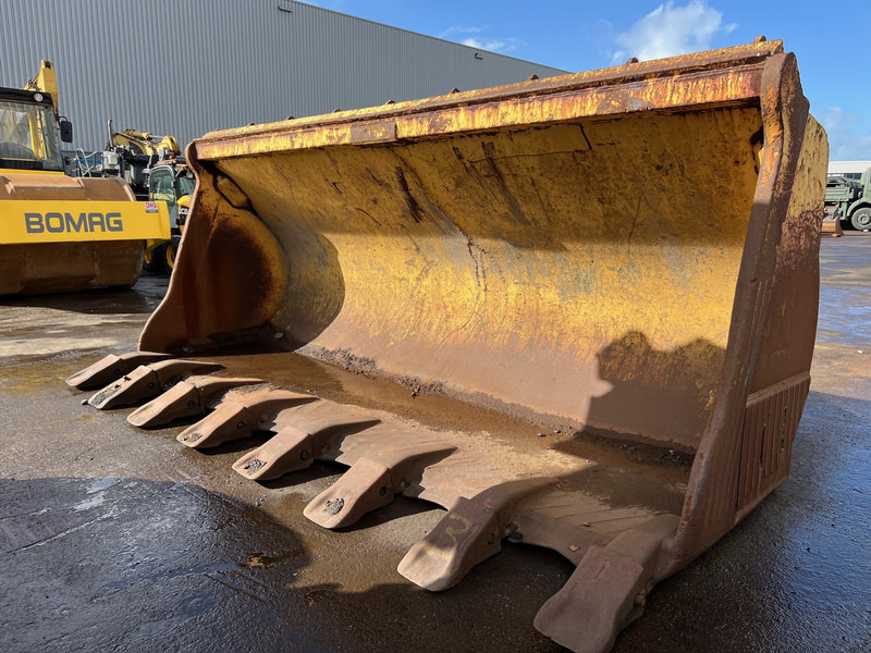 Caterpillar 990 - Bucket: picture 2 Caterpillar 990 - Bucket: picture 2