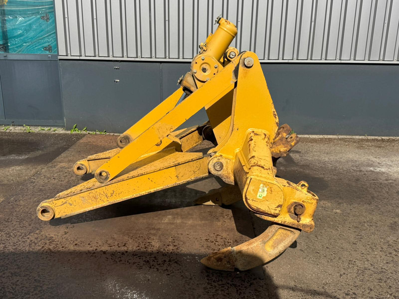 Caterpillar D6R Ripper - Ripper: picture 2 Caterpillar D6R Ripper - Ripper: picture 2
