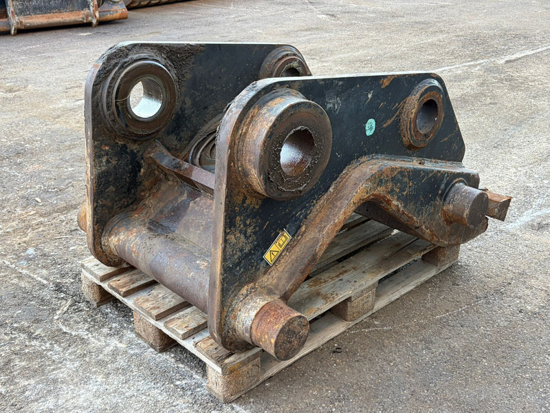 Caterpillar Quick Coupler CW70 for 374F - Quick coupler: picture 4 Caterpillar Quick Coupler CW70 for 374F - Quick coupler: picture 4